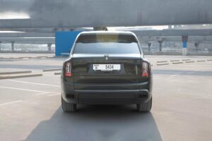 Rolls-Royce Cullinan mieten in Dubai