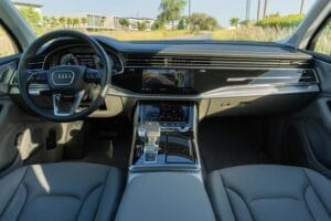 Audi Q7 mieten in Dubai