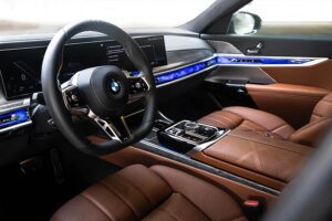 BMW 760i Retour à Dubaï