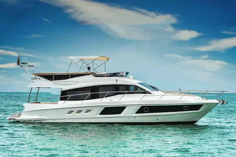 Yacht Majesty 48