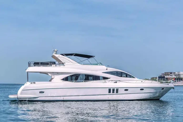 Yacht Majesty 77