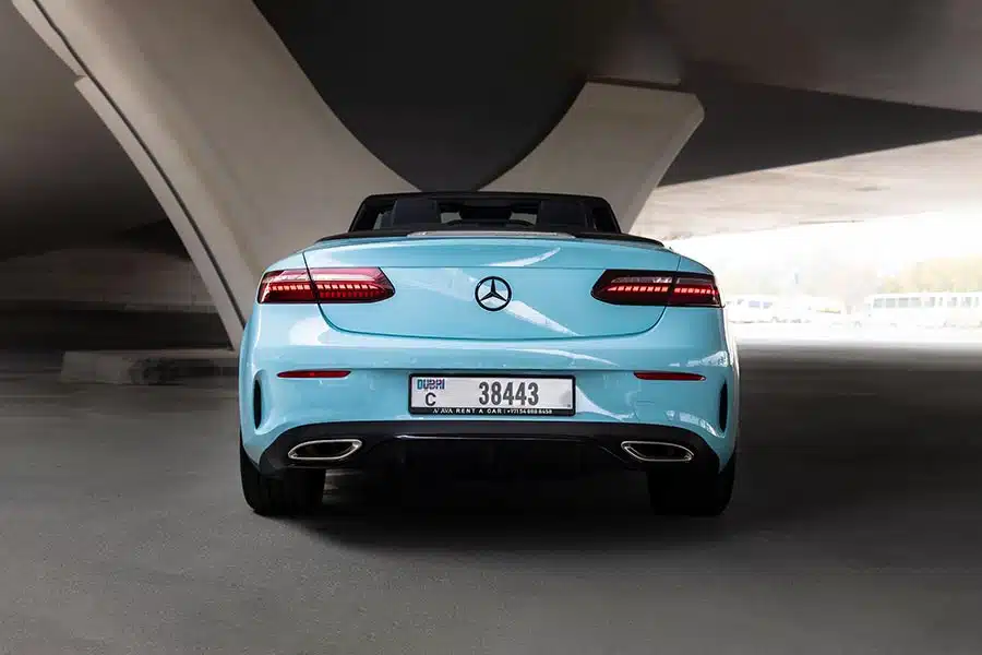 Mercedes Benz E200 Image 3