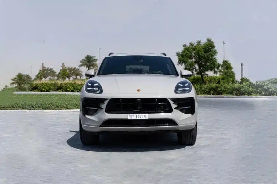在阿联酋迪拜租用保时捷 Macan