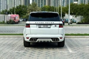 Range Rover Sport SVR mieten in Dubai