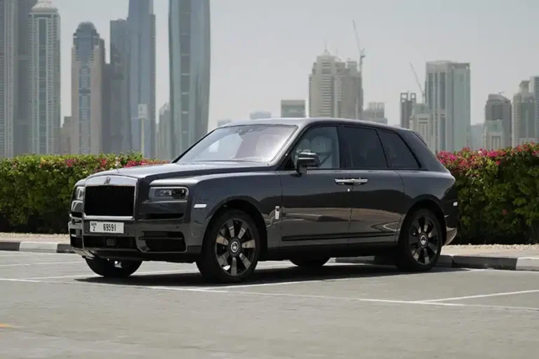 Rolls Royce Cullinan Gris