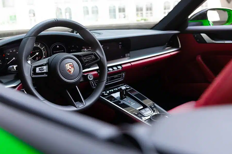 租一辆保时捷 911 Turbo S