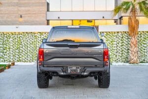 Louez un Ford Raptor aux Émirats arabes unis