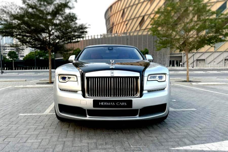 front-view-of-rolls-royce