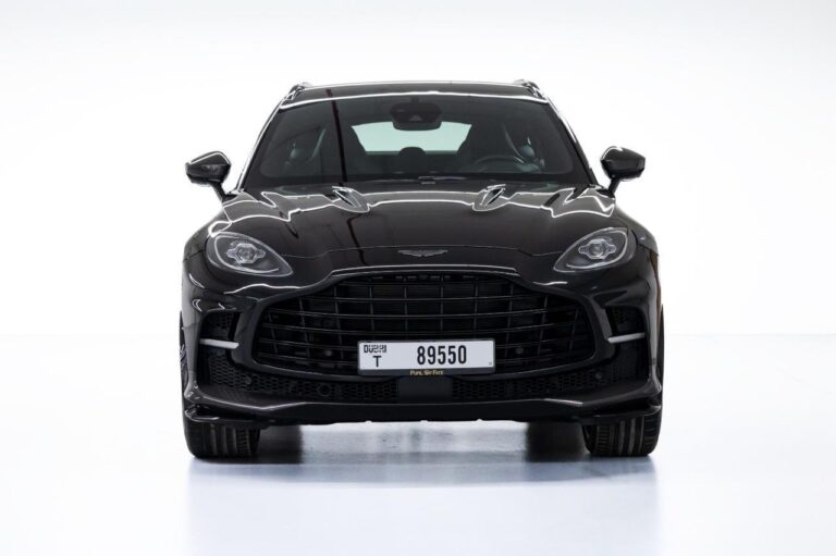Aston Martin DBX 2024
